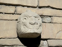 Cabeza clavada a Chavin
