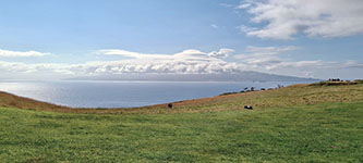 Pico ammantata di nuvole dalla costa ovest di Faial