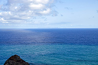 I colori dell'oceano a nord del promontorio di San Lorenzo con Porto Santo all'orizzonte