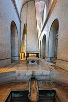 La cucina del monastero di Alcobaça col suo imponente camino