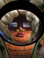 Sala Mae West