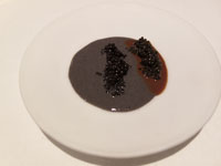 Crema di caviale con caviale di nocciole e crema di nocciole con caviale