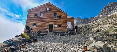 Il rifugio Marco e Rosa, 3609 m