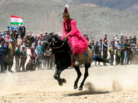 Cavallerizza in corsa a Murghab