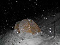 La tenda di Adriano by night