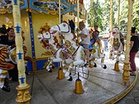 Giostra nel parco Panfilov a Bishkek