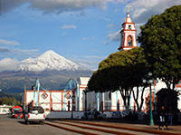 Il Pico de Orizaba dallo zocalo di Tlacichuca