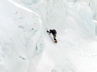 José Tamajo sul seracco che porta al C2