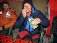 Silvano cura il naso con l'olio Sasso