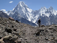 Adriano davanti al Gasherbum IV