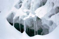 Un crepaccio verso il Campo II