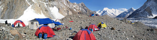 Panoramica a 180 dal campo base del Broad Peak verso sud