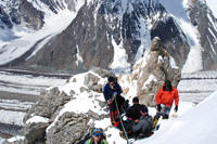 Sosta sulla cresta poco sotto il campo due