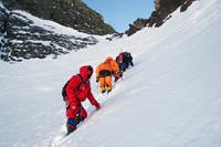 Simone la Torre (in primo piano) Juan Vallejo e Silvio Mondinelli verso la sella