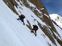 In salita sul Loewe Couloir