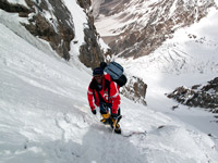 Salendo il couloir verso il C2