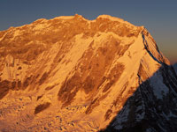 La vetta dell'Huascaran all'alba dal Chopi